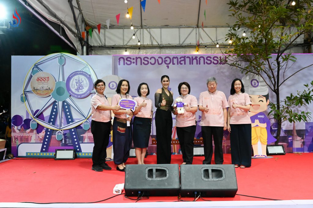 บรรยากาศในร้านกระทรวงอุตสาหกรรมงานกาชาด ออกร้านวันสุดท้าย รับของรางวัลกลับบ้าน ชื่นมื่นถ้วนหน้า