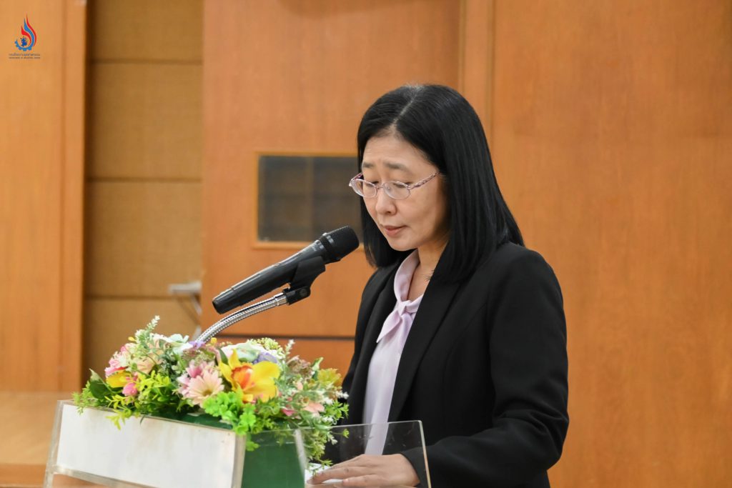 นางสาวปัทมวรรณ คุณประเสริฐ ผู้อำนวยการกองส่งเสริมเทคโนโลยีสิ่งแวดล้อมโรงงาน เป็นผู้กล่าวรายงานวัตถุประสงค์การจัดงาน