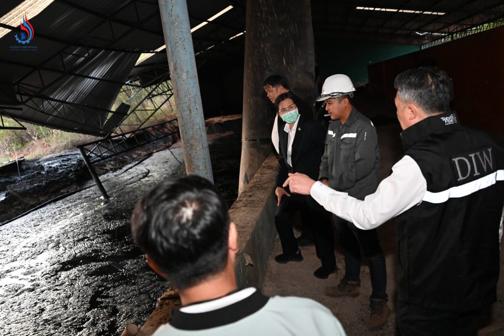 อธิบดีกรมโรงงานฯ ลงพื้นที่ตรวจติดตามความคืบหน้าและตรวจคุณภาพอากาศบริเวณใกล้เคียงโรงงาน ตามแผนสะสางของเสีย “แวกซ์กาเบ็จ จ.ราชบุรี” พร้อมสั่งเดินหน้าขนส่งของเสียไปกำจัด/บำบัด ให้ถูกหลักวิชาการ