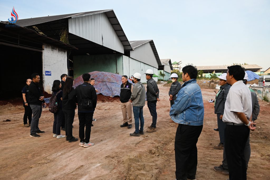 อธิบดีกรมโรงงานฯ ลงพื้นที่ตรวจติดตามความคืบหน้าและตรวจคุณภาพอากาศบริเวณใกล้เคียงโรงงาน ตามแผนสะสางของเสีย “แวกซ์กาเบ็จ จ.ราชบุรี” พร้อมสั่งเดินหน้าขนส่งของเสียไปกำจัด/บำบัด ให้ถูกหลักวิชาการ