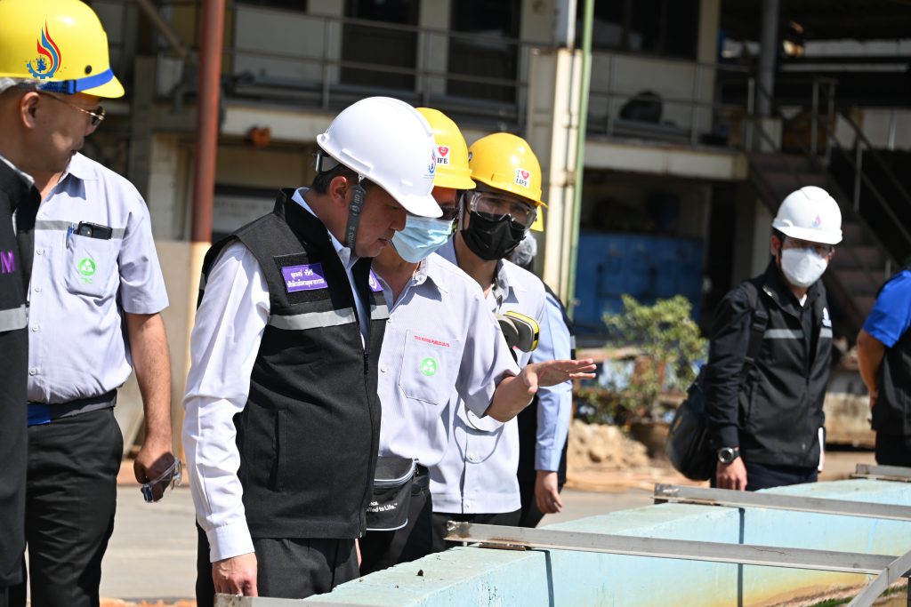 อธิบดีกรมโรงงานฯ ลงพื้นติดตามผลการแก้ปัญหากลิ่นจากการประกอบกิจการโรงงาน บ.ไทยเรยอน พร้อมพบชาวบ้านชุมชนโดยรอบ