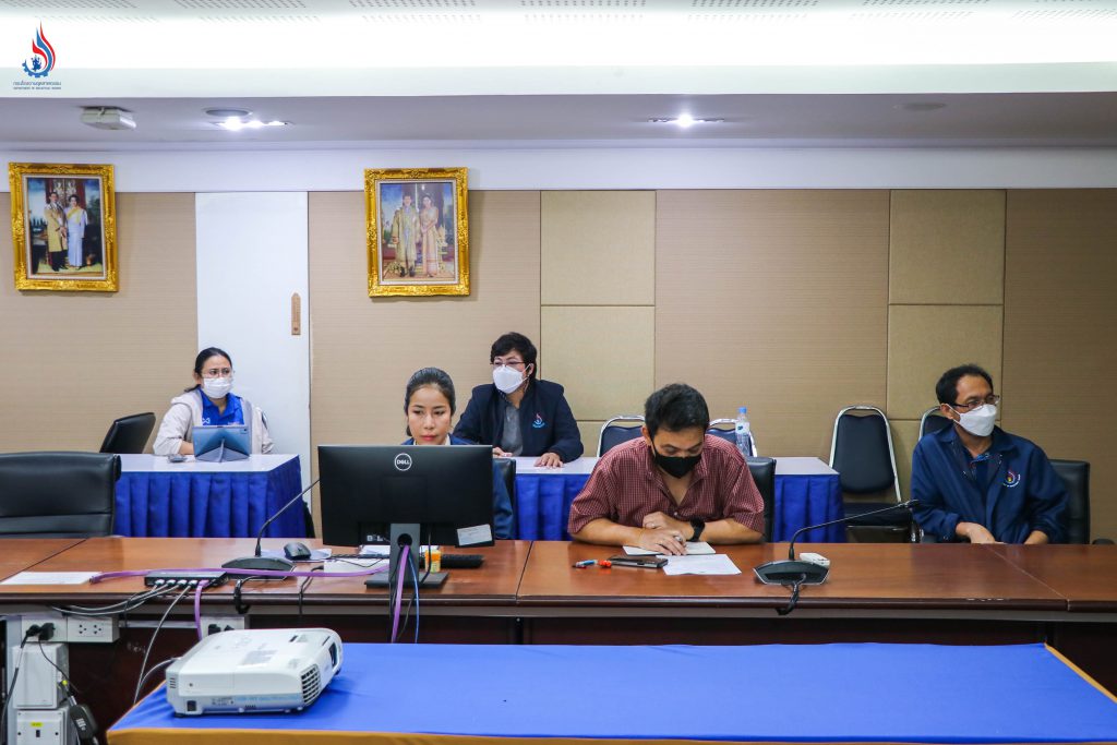 เจ้าหน้าที่กองวิจัยและเตือนภัยมลพิษโรงงาน