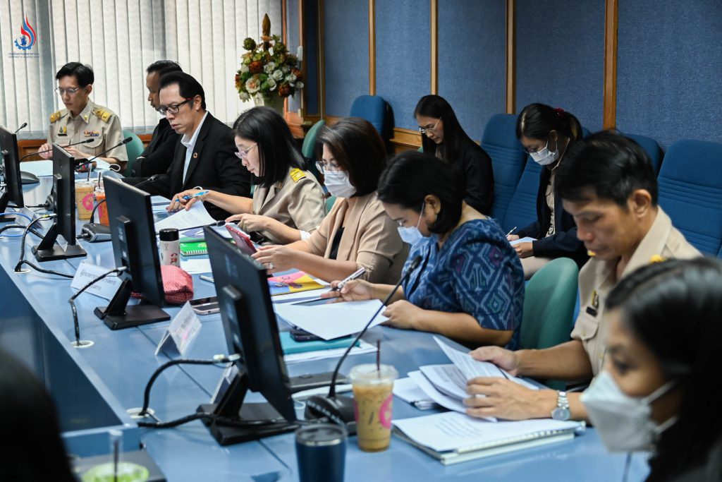 ผู้บริหารและเจ้าหน้าที่กรมโรงงานอุตสาหกรรม