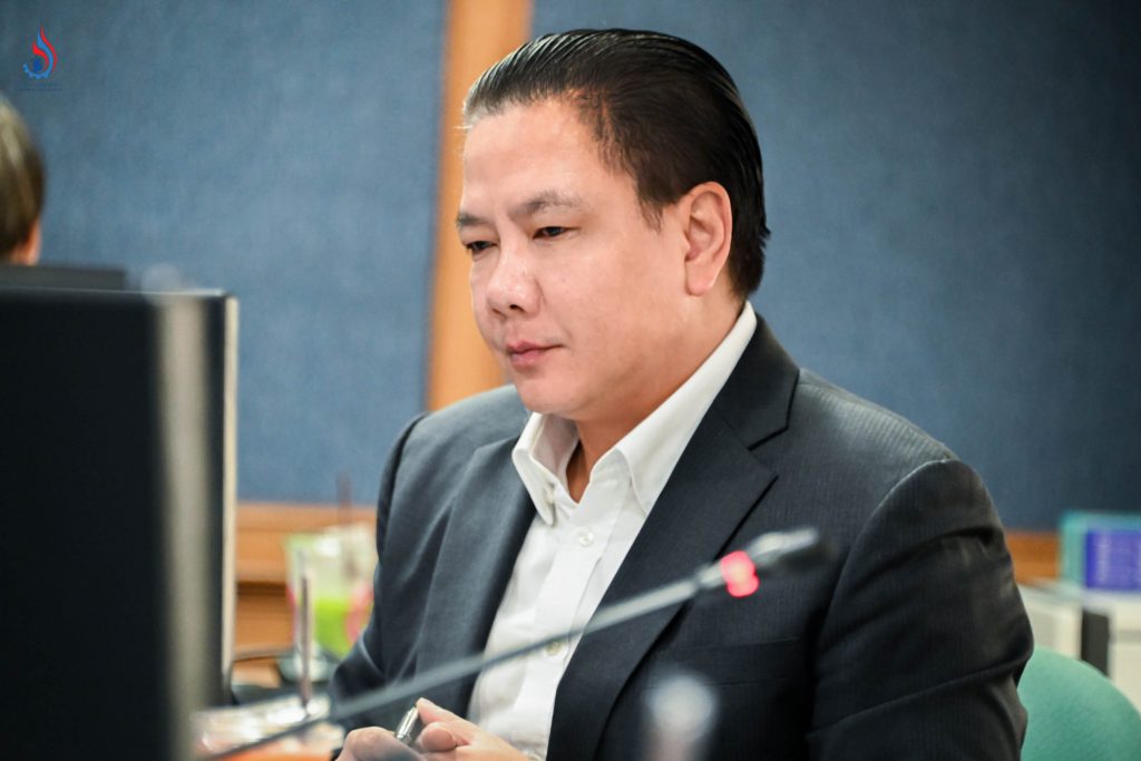 นายพรยศ กลั่นกรอง รองอธิบดีกรมโรงงานอุตสาหกรรม ในฐานะที่ปรึกษาคณะทำงานฯ 