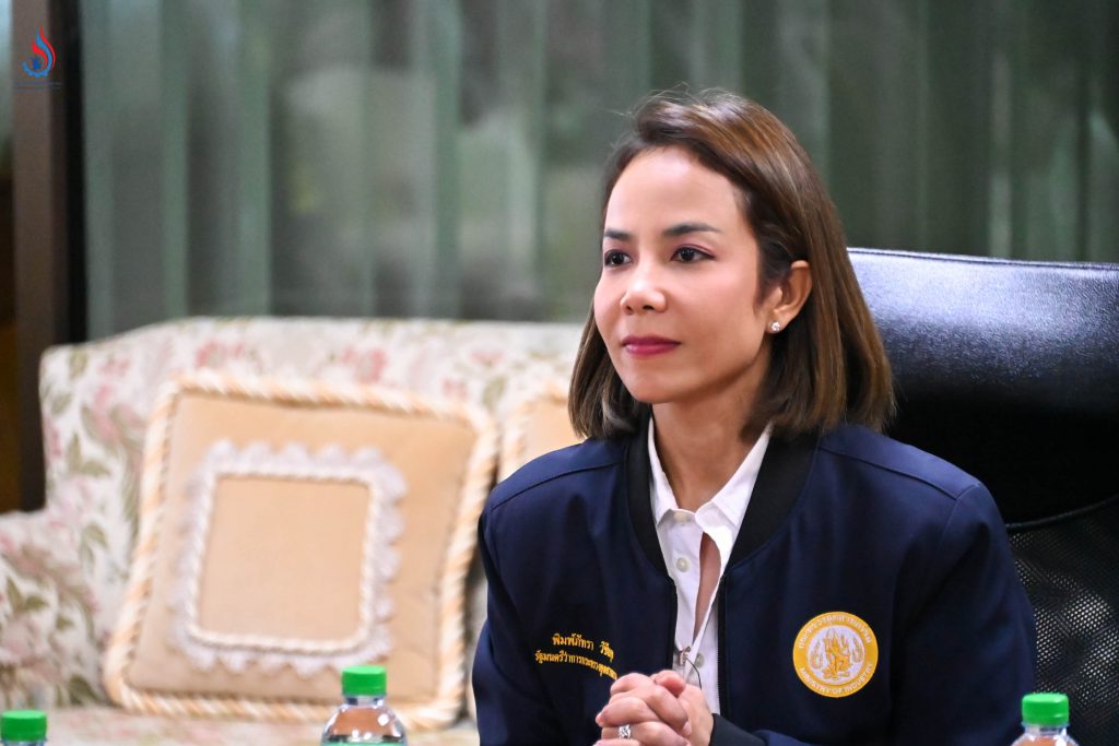 นางสาวพิมพ์ภัทรา วิชัยกุล รัฐมนตรีว่าการกระทรวงอุตสาหกรรม