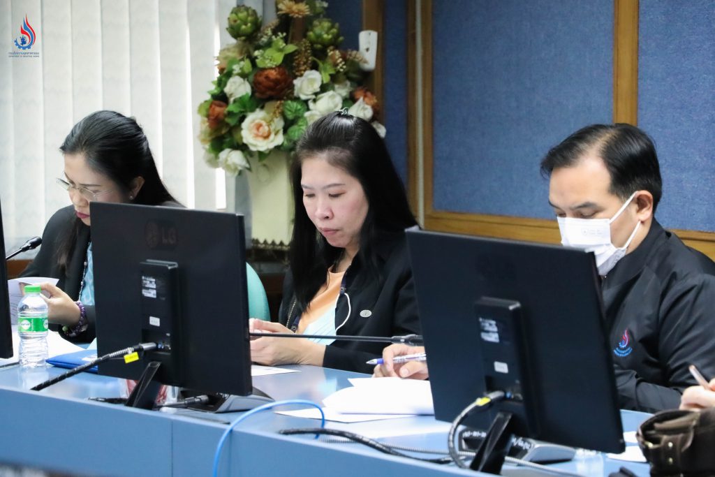 พัฒนาระบบการเรียนรู้และนำเทคโนโลยีสารสนเทศมาสนับสนุนการจัดการความรู้