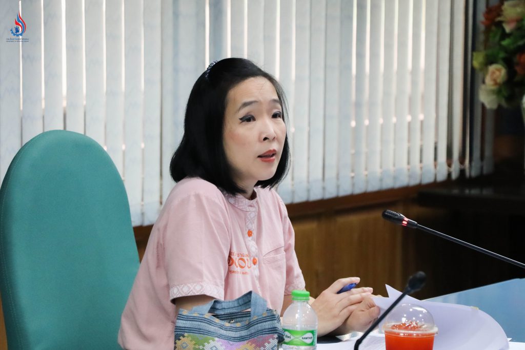 นางจุฬารัตน์ มณีเสถียรรัตนา ผู้อำนวยการศูนย์บริหารและพัฒนาทรัพยากรบุคคล ในฐานะกรรมการและเลขานุการ