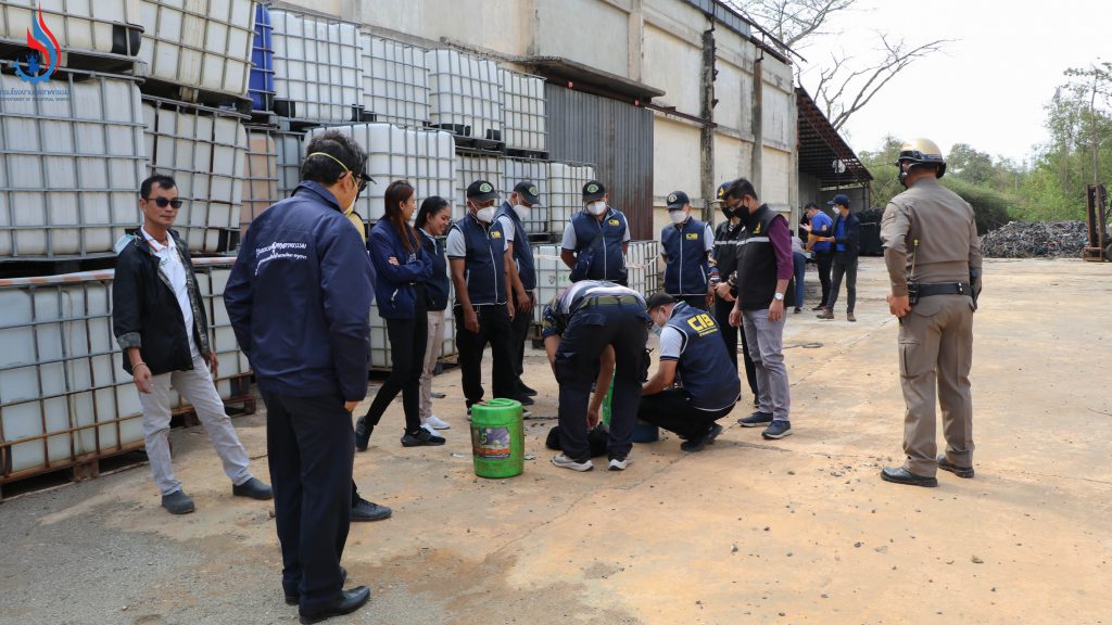 โกดังเก่า จำนวน 5 หลัง ตั้งอยู่ในอำเภอภาชี ไม่มีใบอนุญาตประกอบกิจการ พบการลักลอบเก็บสารเคมี ซึ่งเป็นวัตถุอันตรายหลายชนิด ราว 4,000 ตัน