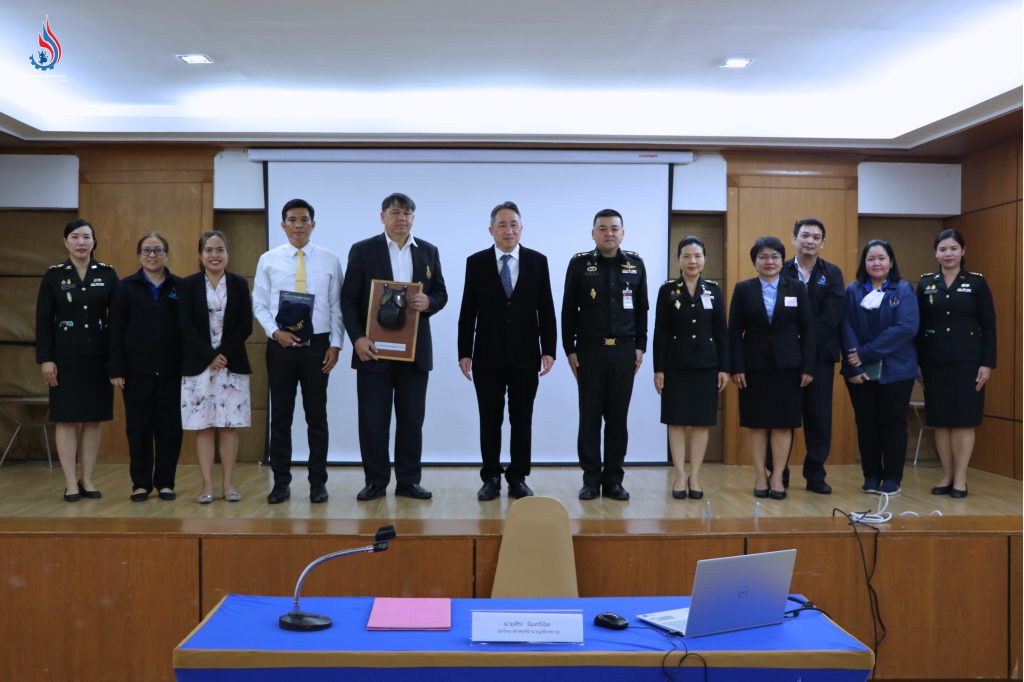 อธิบดีกรมโรงงานฯ ให้การต้อนรับคณะอาจารย์ และผู้เข้ารับการฝึกอบรมหลักสูตรนายสิบ เคมี ชีวะ รังสี นิวเคลียร์ รุ่น 15 เยี่ยมชมการทำงานของ กรมโรงงานอุตสาหกรรมด้านการจัดการสิ่งแวดล้อมอุตสาหกรรม