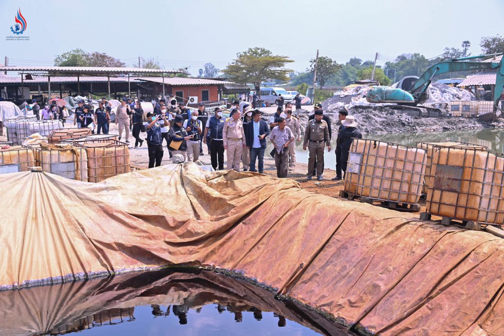 อธิบดีกรมโรงงานฯ นำทีม ตรวจสอบการลักลอบนำกรดเฟอร์ริคคลอไรด์ ไปแยกโลหะมีค่าในพื้นที่สุพรรณบุรี