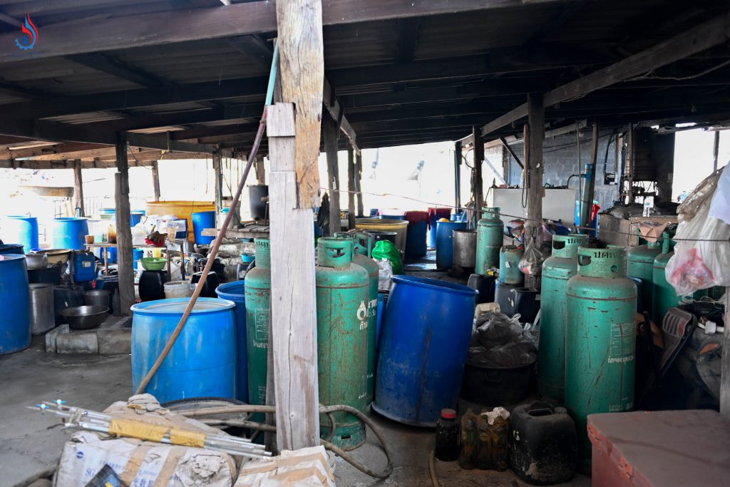 อธิบดีกรมโรงงานฯ นำทีม ตรวจสอบการลักลอบนำกรดเฟอร์ริคคลอไรด์ ไปแยกโลหะมีค่าในพื้นที่สุพรรณบุรี