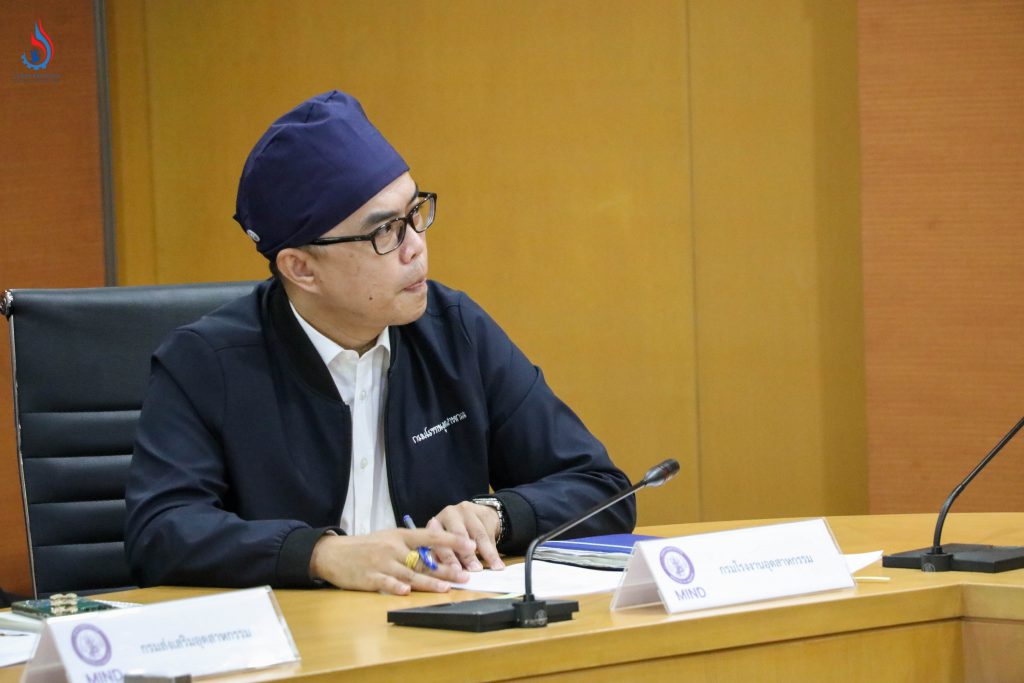 นายอำนาจ เหมะสถล ผู้อำนวยการสำนักงานทะเบียนเครื่องจักรกลาง