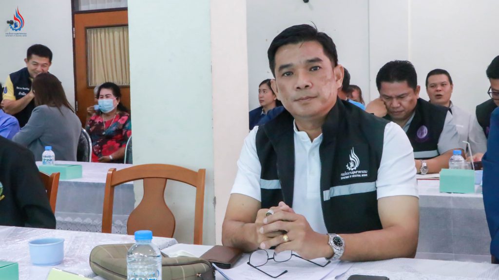 นายประสม ดำรงพงษ์ ผู้อำนวยการกองวิจัยและเตือนภัยมลพิษโรงงาน