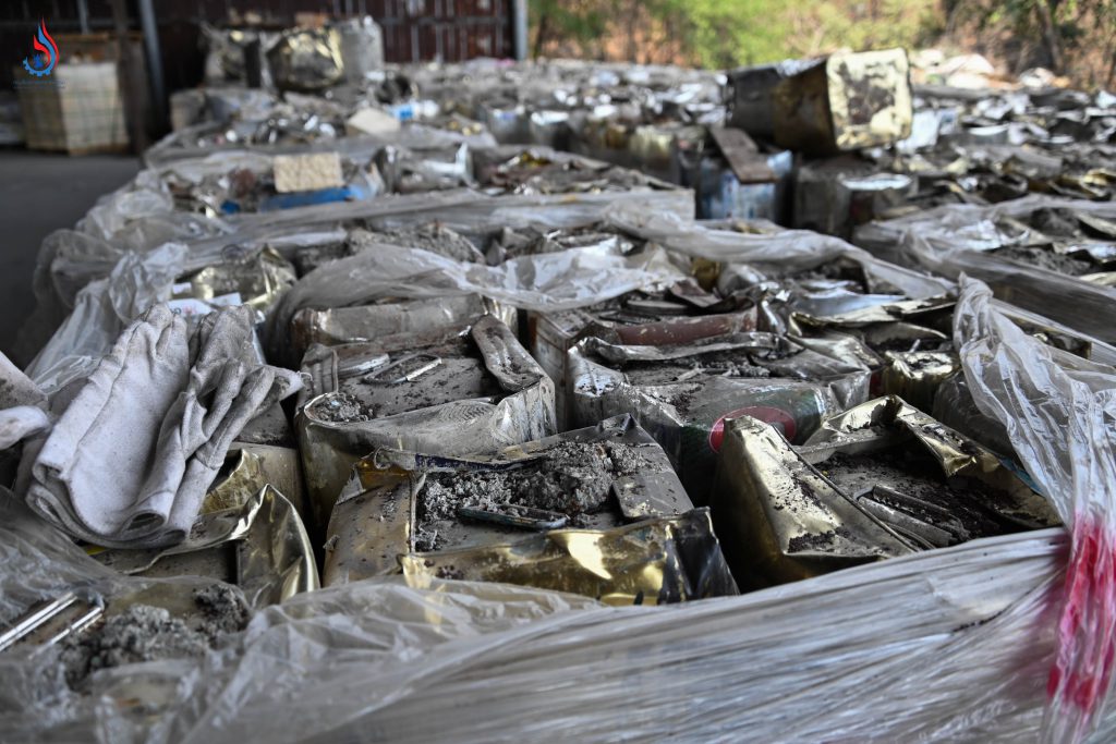 รองอธิบดีกรมโรงงานฯ นำทีมตรวจสอบโรงงานที่อาจเชื่อมโยงกับการลักลอบทิ้งกากอุตสาหกรรมสุพรรณบุรี