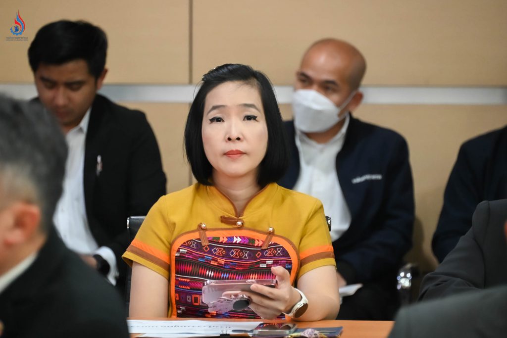 นางจุฬารัตน์ มณีเสถียรรัตนา เลขานุการกรม 