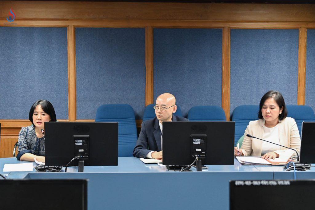 เจ้าหน้าที่กรมเอเชียตะวันออก กระทรวงการต่างประเทศ