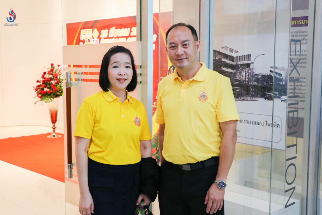 (ซ้าย-ขวา) นางจุฬารัตน์ มณีเสถียรรัตนา เลขานุการกรม กรอ. และ นายวีรพงษ์ เอี่ยมเจริญชัย รองเลขาธิการ สมอ.