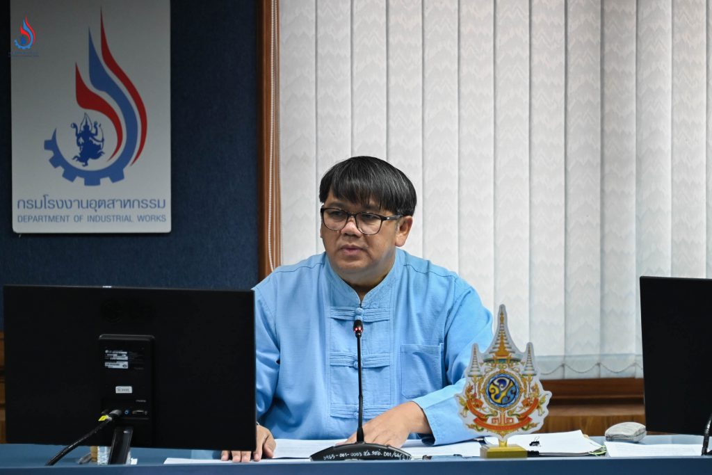 นายสุนทร แก้วสว่าง รองอธิบดีกรมโรงงานอุตสาหกรรม เป็นประธานการประชุมฯ