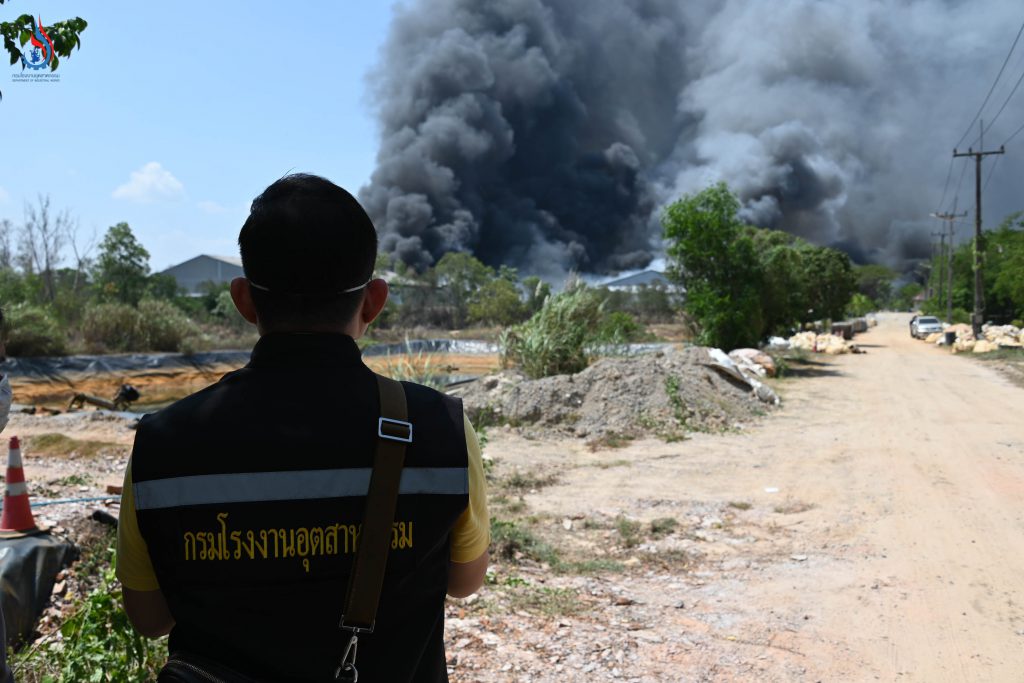 กรมโรงงานฯ ลงพื้นที่ตรวจติดตามเหตุเพลิงไหม้ “วินโพรเสส จ.ระยอง” เร่งประสานตำรวจสืบหาสาเหตุ