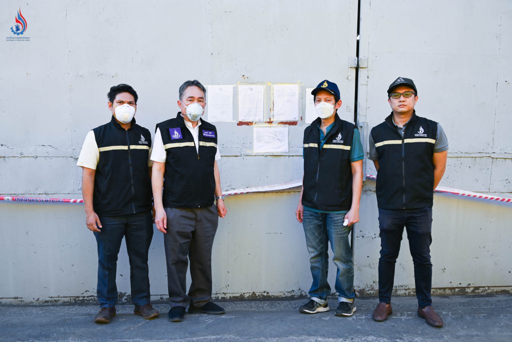 อธิบดีกรมโรงงานฯ ร่วมแถลงข่าว การเตรียมการขนย้ายกากตะกอนแร่แคดเมียม และการจำลองการขนย้ายเหมือนสถานการณ์จริง"