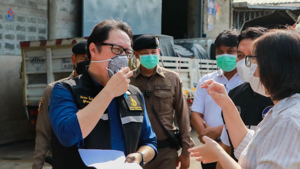 นายภัทรพล ลิ้มภักดี ผู้อำนวยการกองบริการงานอนุญาตโรงงาน 2 