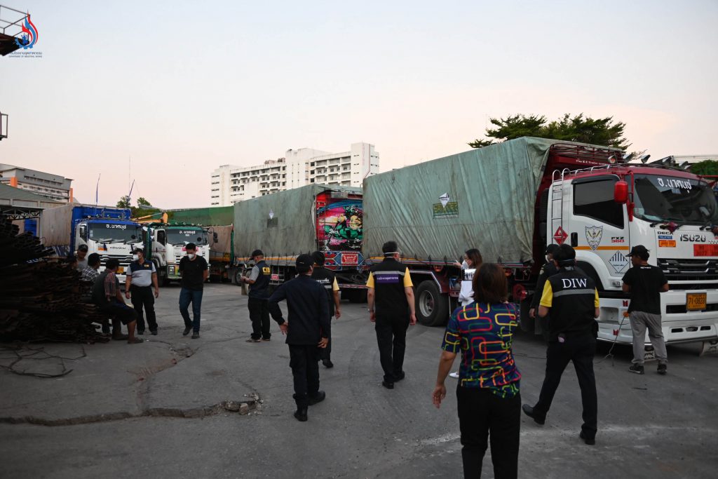 อธิบดีกรมโรงงานฯ ร่วมตรวจสอบกระบวนการขนย้ายกากตะกอนแร่แคดเมียม จากบริษัทล้อโลหะไทย กรุงเทพ