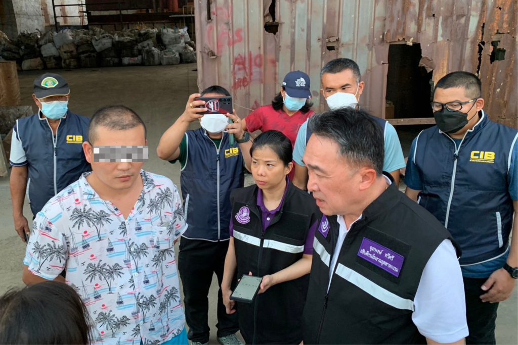 ลงพื้นที่ตรวจสอบโกดังที่มีการลักลอบเก็บวัตถุอันตราย ในพื้นที่ตำบลคลองกิ่ว อำเภอบ้านบึง จังหวัดชลบุรี 