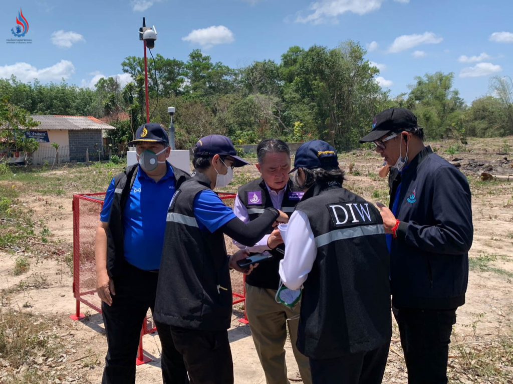 อธิบดีกรมโรงงานฯ นำทีมลงพื้นที่ตรวจสอบเหตุเพลิงไหม้ “วินโพรเสส จ.ระยอง” เร่งหารือดำเนินคดีให้ถึงที่สุด