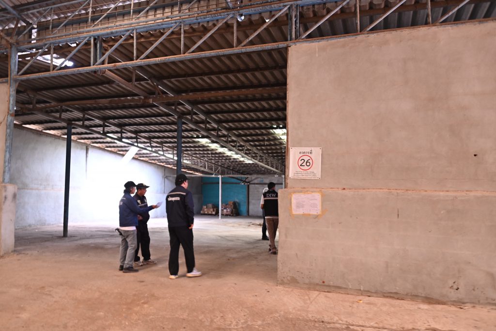 อธิบดีกรมโรงงานฯ ลงพื้นที่ “แวกซ์ กาเบ็จ ราชบุรี” ตรวจติดตามความคืบหน้าตามแผนสะสางของเสีย กว่า 13,000 ตัน