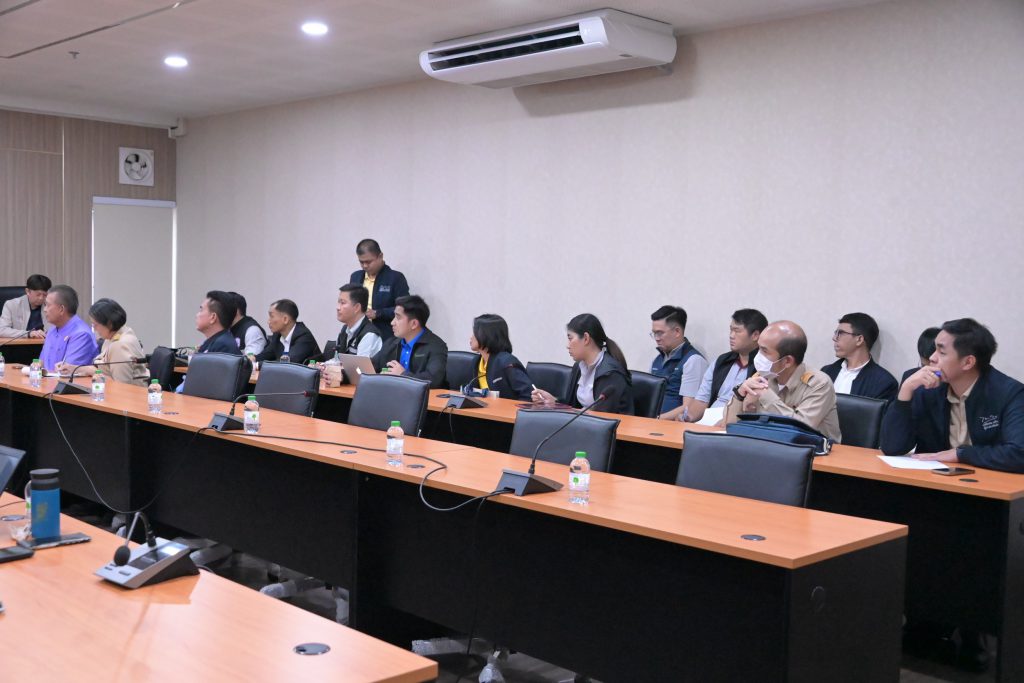 ผู้ว่าระยอง เชิญ อธิบดีกรมโรงงานฯ ร่วมประชุมเพื่อแก้ไขปัญหากากอุตสาหกรรมใน วิน โพรเสส จ.ระยอง