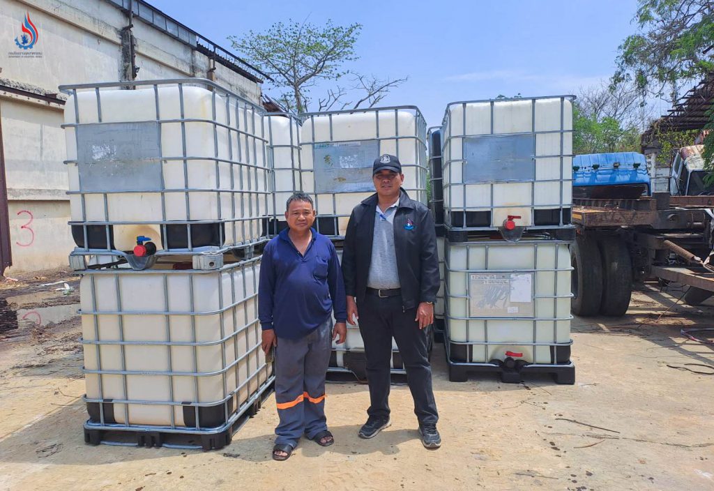 กลุ่มอุตสาหกรรมการจัดการเพื่อสิ่งแวดล้อม สภาอุตฯ เร่งสูบน้ำกรดบ่อหน้าโกดังภาชี เป็นวันที่สาม ถัง IBC ได้รับการสนับสนุนอย่างต่อเนื่อง คาดแล้วเสร็จในวันศุกร์นี้