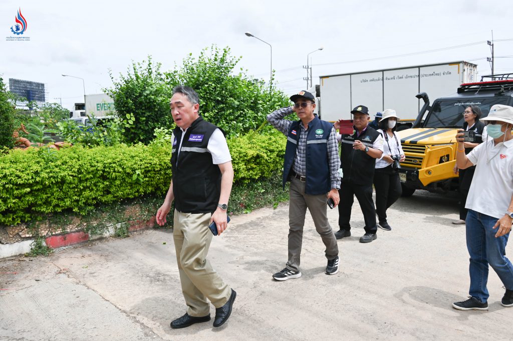 อธิบดีกรมโรงงานฯ เข้าร้องศาลสีคิ้ว (ปากช่อง) ออกหมายค้นเอกอุทัย (กลางดง) เพื่อตรวจสอบการปฏิบัติตามคำสั่งกรมโรงงานฯ พร้อมเก็บตัวอย่าง