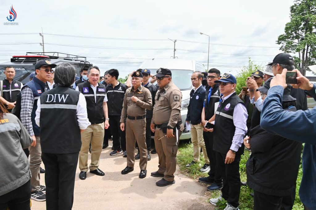 อธิบดีกรมโรงงานฯ เข้าร้องศาลสีคิ้ว (ปากช่อง) ออกหมายค้นเอกอุทัย (กลางดง) เพื่อตรวจสอบการปฏิบัติตามคำสั่งกรมโรงงานฯ พร้อมเก็บตัวอย่าง