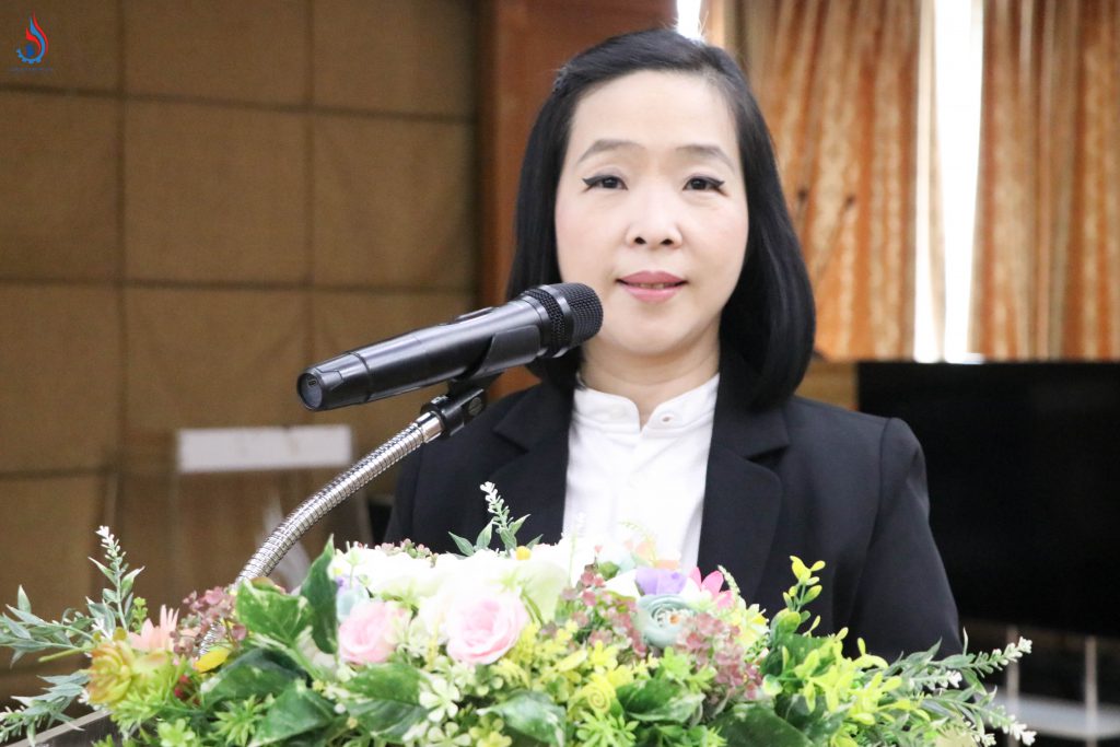 นางจุฬารัตน์ มณีเสถียรรัตนา ผู้อำนวยการศูนย์บริหารและพัฒนาทรัพยากรบุคคล