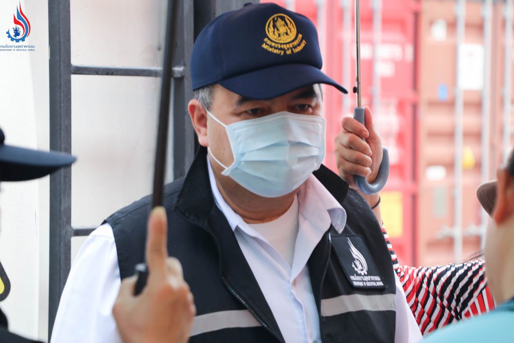 กรมโรงงานฯ ตรวจร่วมศุลกากรแหลมฉบัง อายัด 21 ตู้คอนเทนเนอร์ ไม่นำออกภายใน 30 วัน