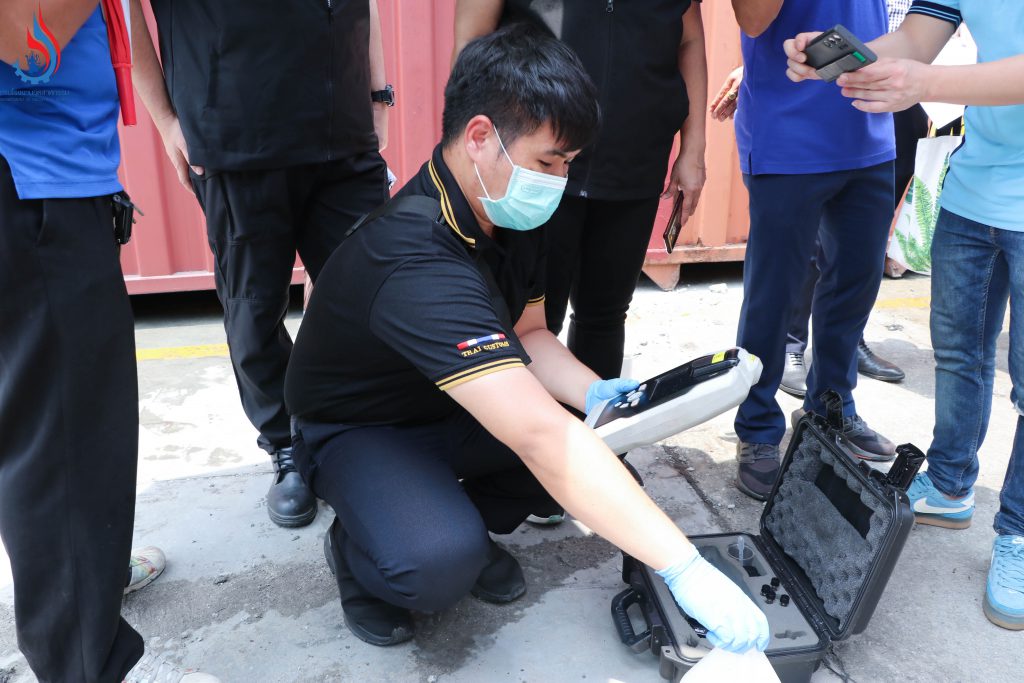 กรมโรงงานฯ ตรวจร่วมศุลกากรแหลมฉบัง อายัด 21 ตู้คอนเทนเนอร์ ไม่นำออกภายใน 30 วัน