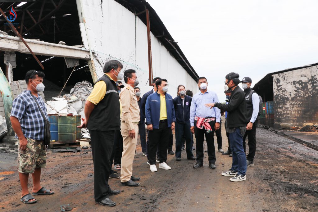 อธิบดีกรมโรงงานฯ มอบหมาย รองอธิบดีฯ ร่วมลงพื้นที่ วิน โพรเสส อ.บ้านค่าย มอบถุงยังชีพ พร้อมร้องทุกข์ต่อเจ้าหน้าที่ สภ.บ้านค่าย