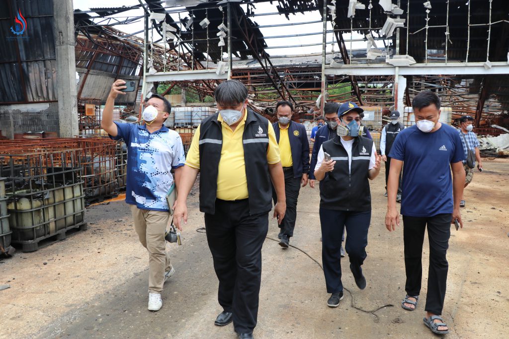 อธิบดีกรมโรงงานฯ มอบหมาย นายสุนทร แก้วสว่าง รองอธิบดีฯ ร่วมลงพื้นที่ วิน โพรเสส อ.บ้านค่าย มอบถุงยังชีพ พร้อมร้องทุกข์ต่อเจ้าหน้าที่ สภ.บ้านค่าย