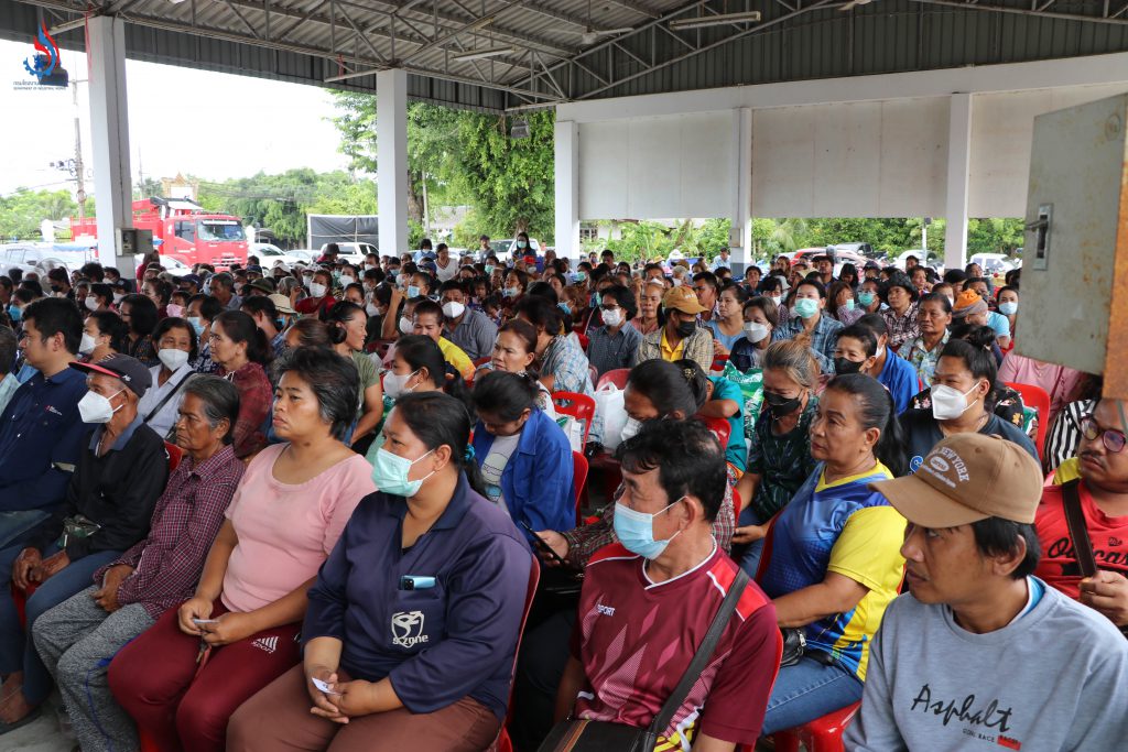 อธิบดีกรมโรงงานฯ มอบหมาย รองอธิบดีฯ ร่วมลงพื้นที่ วิน โพรเสส อ.บ้านค่าย มอบถุงยังชีพ พร้อมร้องทุกข์ต่อเจ้าหน้าที่ สภ.บ้านค่าย