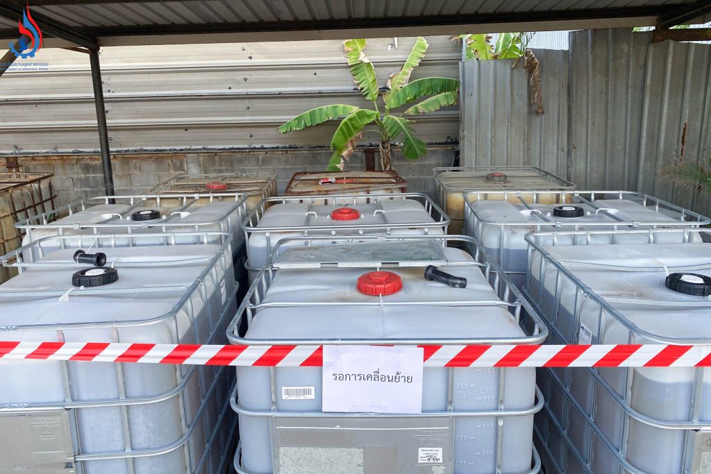 อธิบดีกรมโรงงานฯ ส่งเจ้าหน้าที่เร่งสูบสารเคมีปนเปื้อน เอกอุทัย (สาขาอุทัย) ระงับความเดือดร้อนจากกลิ่นสารเคมี พร้อมเข้าตรวจสอบความเรียบร้อยโกดังภาชี