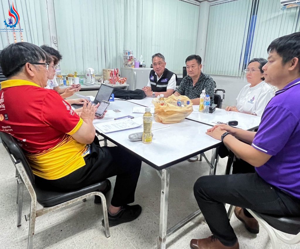 อธิบดีกรมโรงงานฯ จับโป๊ะ ใบ วอ.8 ปลอม ขนวัตถุอันตราย ถุงแตกร่วงกราวริมถนนเพชรเกษม