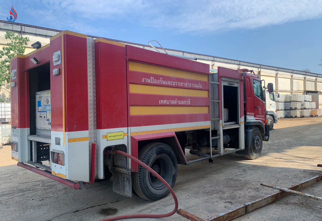 กลุ่มอุตสาหกรรมการจัดการเพื่อสิ่งแวดล้อม สภาอุตฯ เร่งสูบน้ำกรดบ่อหน้าโกดังภาชี เป็นวันที่สาม ถัง IBC ได้รับการสนับสนุนอย่างต่อเนื่อง คาดแล้วเสร็จในวันศุกร์นี้