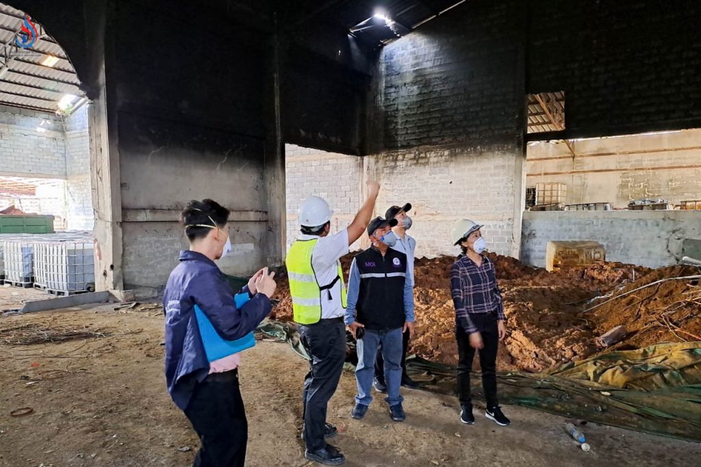 กรมโรงงานฯ นำทีม วิศวกรรมสถานฯ เข้าตรวจสอบโครงสร้างอาคารโกดังภาชีหลังเกิดเหตุเพลิงไหม้ 2 ครั้ง