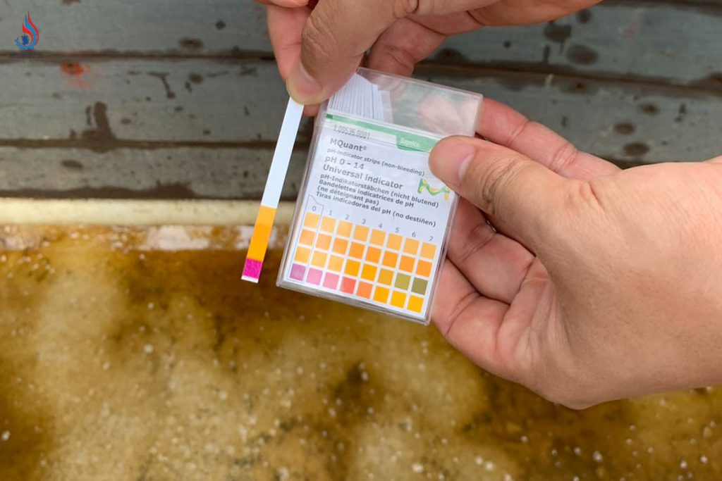 การตรวจสอบแอ่งน้ำสามารถวัดค่าเบื้องต้นได้ pH = 1-2 มีค่าความเป็นกรดเข้มข้น