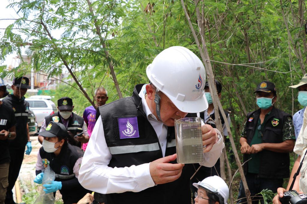 อธิบดีกรมโรงงานฯ ร่วม 6 หน่วยงานเข้าขุดค้นในพื้นที่ป่าสงวนหลัง เอกอุทัย (กลางดง) เก็บตัวอย่างวิเคราะห์ พบเป็นสารจำพวกไฮโดรคาร์บอนหลายชนิด