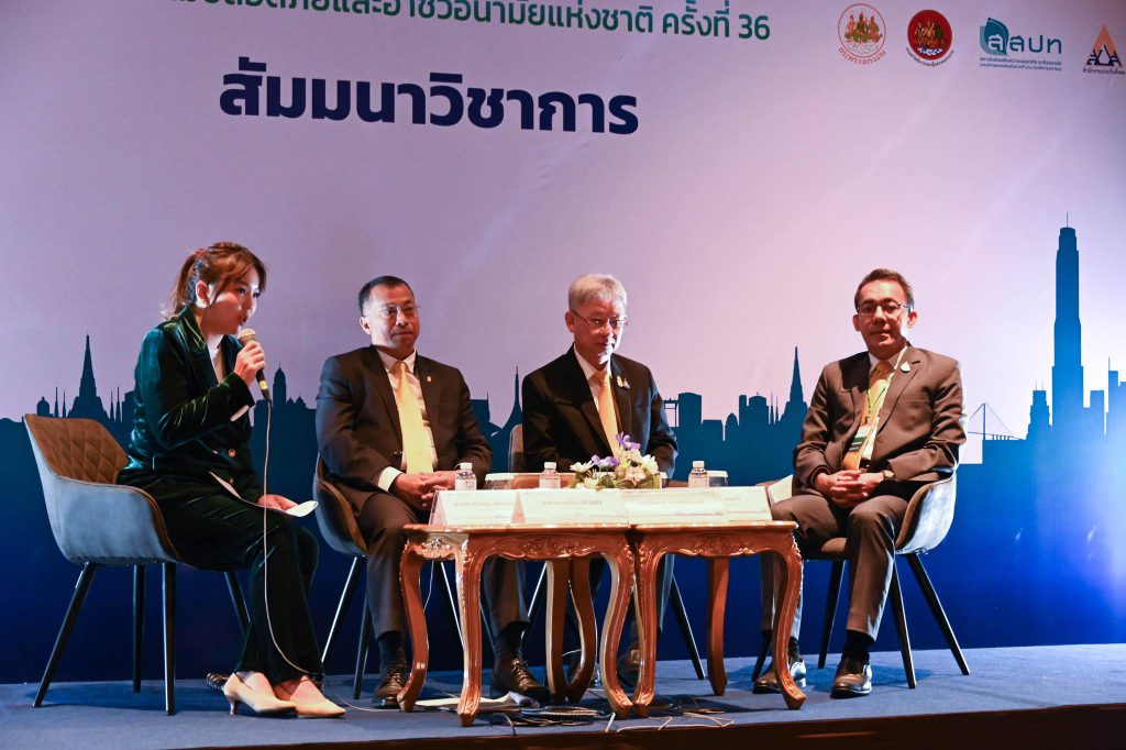 นายศุภกิจ บุญศิริ ผู้ตรวจราชการกระทรวงอุตสาหกรรม ร่วมเสวนา ในหัวข้อ การขับเคลื่อน "แรงงานปลอดภัย เศรษฐกิจไทยยั่งยืน"