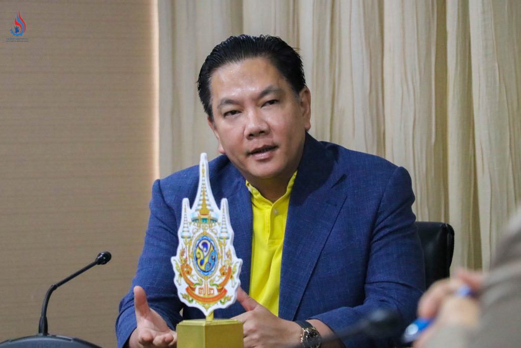 นายพรยศ กลั่นกรอง รองอธิบดีกรมโรงงานอุตสาหกรรม