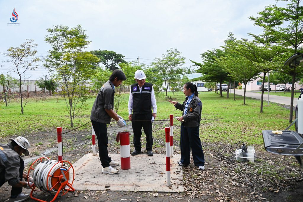 กรมโรงงานฯ และหน่วยงานที่เกี่ยวข้อง ร่วมเก็บตัวอย่าง เพื่อนำไปตรวจวิเคราะห์ทางห้องปฏิบัติการ