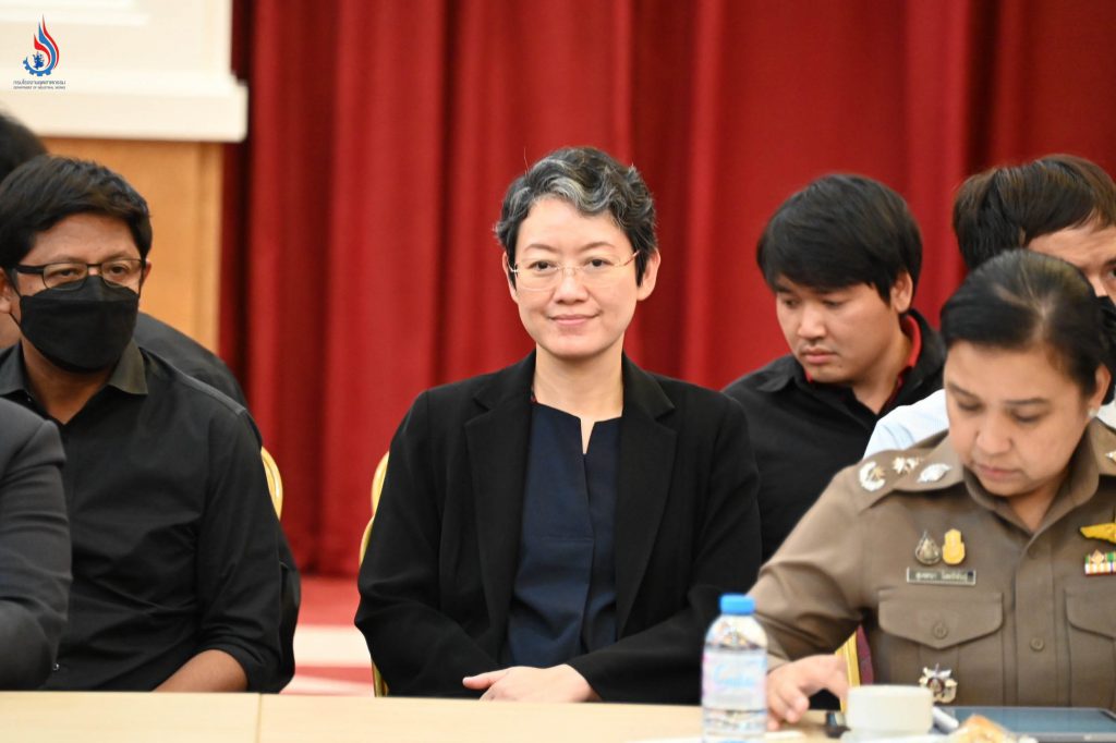 นางสาวศิรกาญจน์ เหลืองสกุล ผู้อำนวยการกองบริหารจัดการกากอุตสาหกรรม