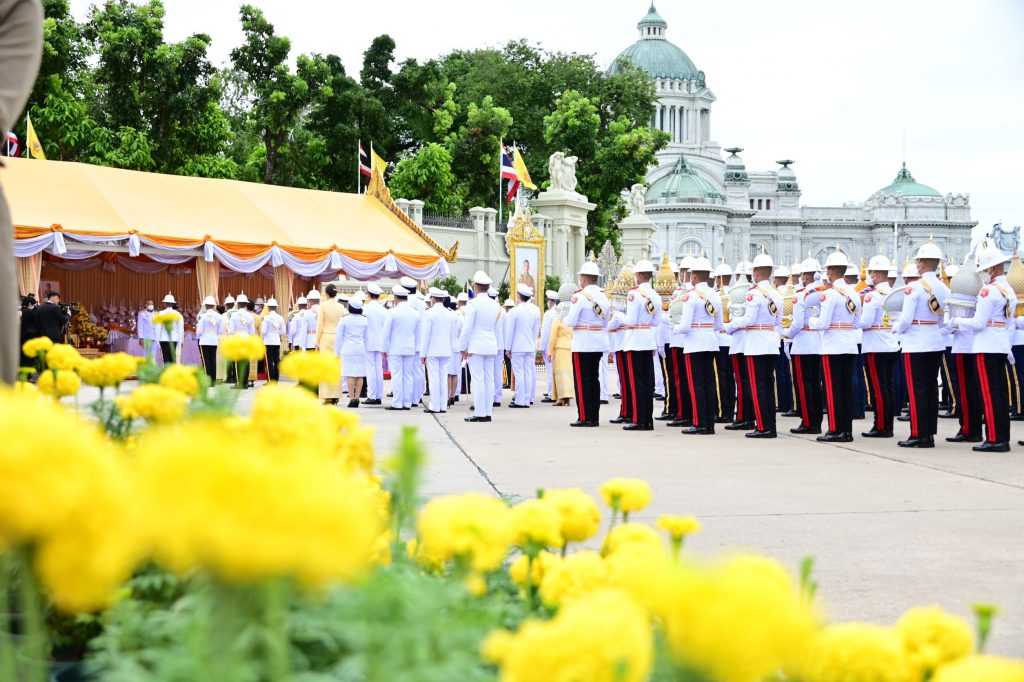 พิธี ณ บริเวณหน้าประตูภูธรลีลาศ พระลานพระราชวังดุสิต